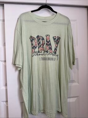 Pray Floral Graphic Tee - Light Green